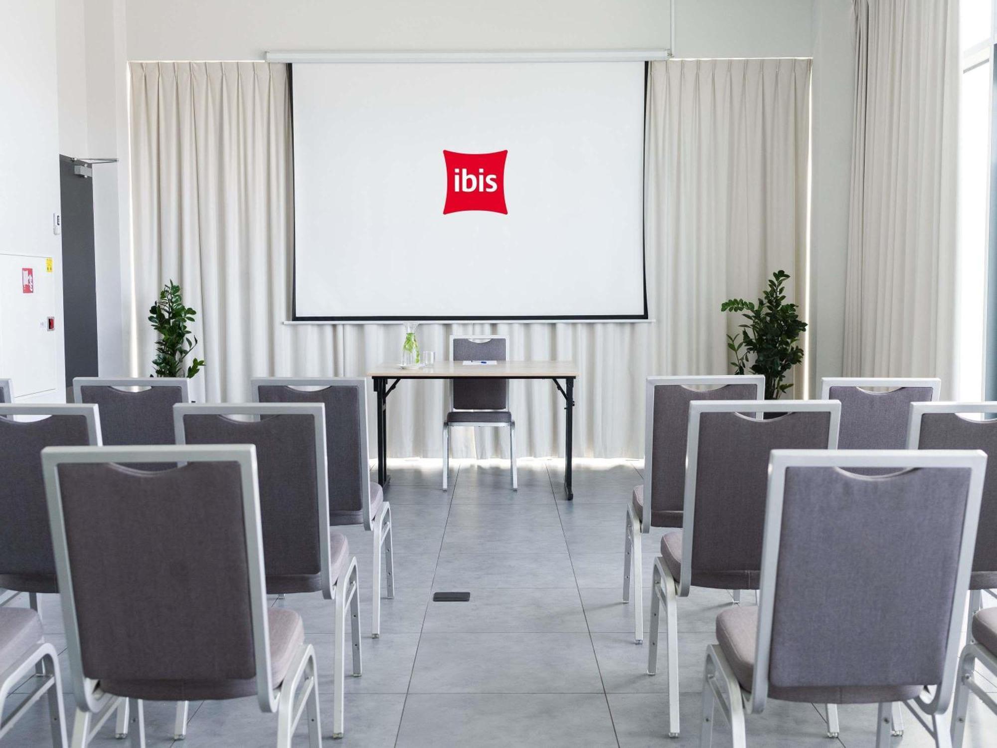 Ibis Poznan Polnoc Otel Suchy Las Dış mekan fotoğraf