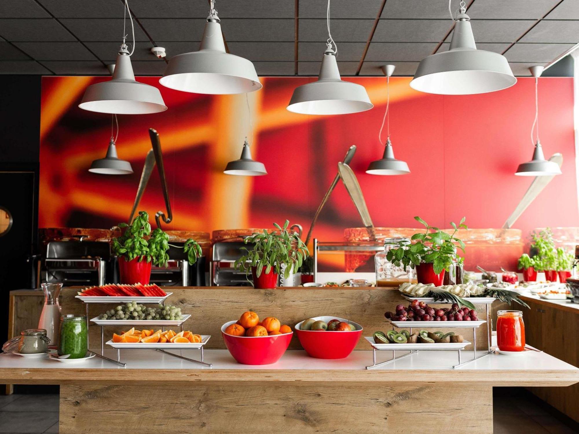 Ibis Poznan Polnoc Otel Suchy Las Dış mekan fotoğraf